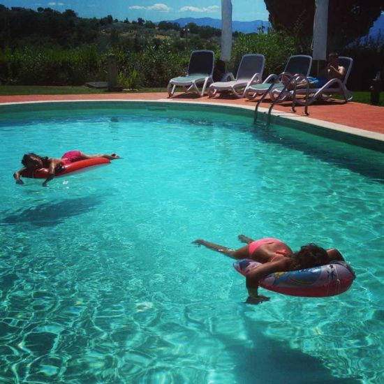 piscina e bimbe